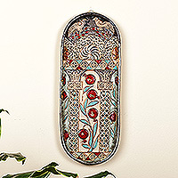 Wanddekoration aus Keramik, „Pomegranate Splendor“ – Glasierte Keramiktafel mit armenischem Granatapfelmotiv