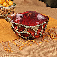 Cuenco de cerámica esmaltada, 'Crimson Core' - Cuenco de cerámica carmesí esmaltado en forma de granada