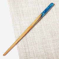 Natural fiber and resin hair pin, 'Lovingly Blue' - Natural Fiber Hair Pin with Hand-Painted Blue Resin Accent
