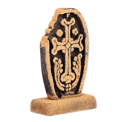 Stele-Skulptur aus Tuffstein, (klein) - Handgefertigte antike Khachkar-Stelenskulptur aus Tuffstein (klein)