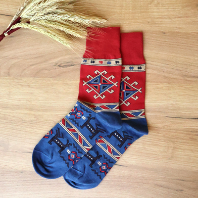 Calcetines de mezcla de algodón - Calcetines de mezcla de algodón con temas tradicionales armenios