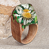 Natural flower cocktail ring, 'Camomile Fragment' - Handcrafted Natural Camomile Flower Wooden Cocktail Ring