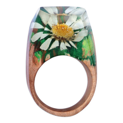Natural flower cocktail ring, 'Camomile Fragment' - Handcrafted Natural Camomile Flower Wooden Cocktail Ring