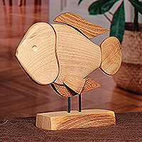 Escultura de madera, 'Pez natural' - Escultura de madera de tilo tallada a mano con temática de peces en tono natural