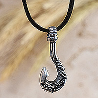 Collar colgante de plata de ley para hombre, 'Ancient Hook' - Collar colgante de gancho de plata de ley y cuero sintético para hombre