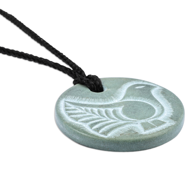 Collar colgante de piedra - Collar con colgante de piedra verde con temática de paloma de Armenia