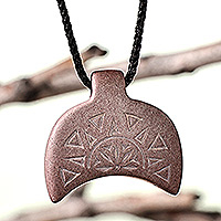 Collar colgante de piedra, 'Amuleto orgulloso' - Collar colgante Daghdghan de piedra marrón de Armenia