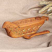 Gewürzschale aus Holz, „Distant Flavors“ – Polierte Gewürzschale aus Buchenholz mit traditionellem Vogelmotiv