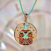 Collar colgante de esmalte chapado en oro, 'El emblema de Libra' - Collar colgante de esmalte Libra chapado en oro de 18k pintado