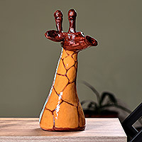Escultura de cerámica, 'Joyous Giraffe' - Escultura de jirafa de cerámica amarilla y marrón de Armenia