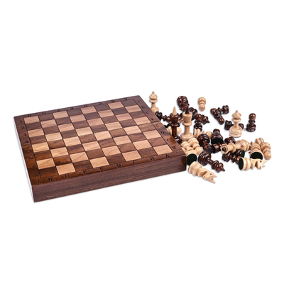 Mini-Schachspiel aus Holz - Mini-Schachspielset aus Holz, handgeschnitzt in Armenien