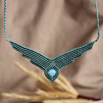 Amazonit-Makramee-Halskette mit langem Anhänger - Handgefertigte Makramee-Halskette mit langem Anhänger und Amazonit-Stein