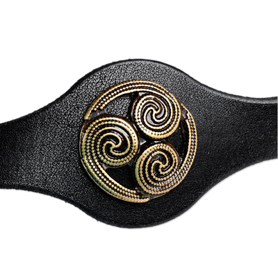 Cinturón de cuero - Cinturón de cuero negro con detalles metálicos con acabado envejecido