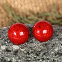 Pendientes de botón de cerámica, 'Red Globe' - Pendientes de botón de cerámica roja con postes de plata de ley