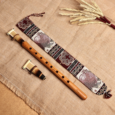 Holzduduk - Duduk-Musikinstrument aus Aprikosenbaumholz mit Textiletui