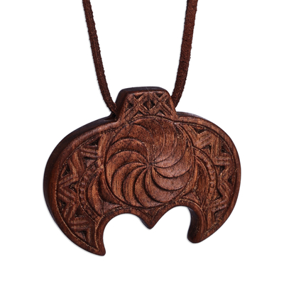 Collar colgante de madera - Collar colgante tradicional de madera de nogal tallado a mano