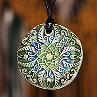Collar colgante de cerámica, 'Twilight Harmony' - Collar colgante de cerámica floral verde y azul pintado a mano