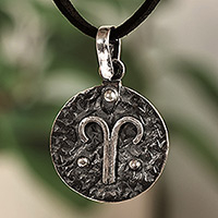 Collar colgante de plata de ley, 'Amazing Aries' - Collar colgante de plata de ley Aries con cordón ajustable
