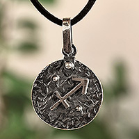 Collar colgante de plata de ley - Collar Con Colgante Del Signo Del Zodíaco De Sagitario En Plata De Ley