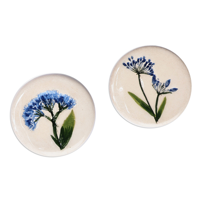 Imanes cerámicos, (par) - Dos imanes de cerámica pintados a mano con motivos de flores azules