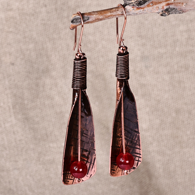 Pendientes colgantes de cornalina, 'Sacred Fieriness' - Pendientes colgantes de cornalina natural de cobre con acabado antiguo