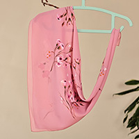 Bufanda de seda pintada a mano, 'Sweet Blooming' - Bufanda de seda 100% rosa suave con temática floral pintada a mano