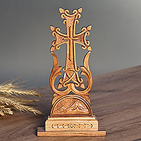 Cruz de madera, 'Montaña de la Fe' - Cruz de madera de haya de arte popular tallada a mano con temática natural