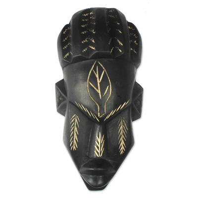 Ghanaische Holzmaske, 'Dorfkönigin - Handgefertigte ghanaische Holzmaske aus Afrika
