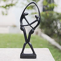 Escultura de caoba, 'Bailarines de negro' - Escultura romántica en madera