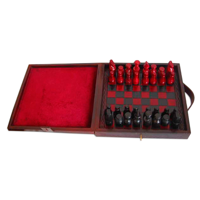 Schachspiel aus Holz und Leder, „To Victory – Schachspiel aus Holz und Leder“.