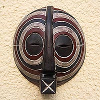 Máscara africana de madera congoleña, 'Máscara de la muerte de Luba' - Máscara de madera hecha a mano de África