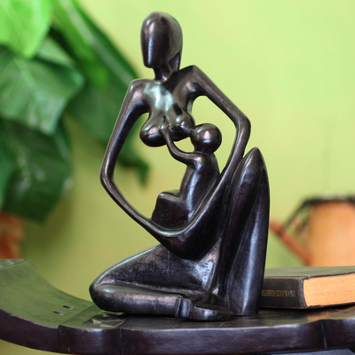 Escultura de caoba, 'Gracias, Madre' - Escultura de madera artesanal de madre e hijo
