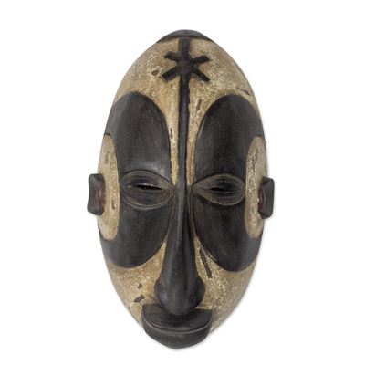 Máscara de madera de Nigeria - Máscara de madera hecha a mano.