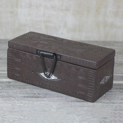 Wood Jewellery box, 'Gecko Guardian' - Wood Jewellery box