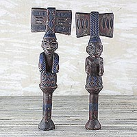 Holzskulpturen, „Yoruba Truth“ (Paar) – Handgeschnitzte Holzskulptur (Paar)