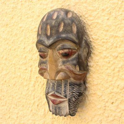 Máscara de madera ghanesa, 'Historiador' - Mascara de madera africana hecha a mano