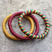 Pulseras tipo brazalete, 'Joy' (juego de 3) - Pulseras tipo brazalete hechas a mano en África (juego de 3)