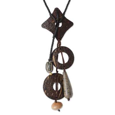 Y-Halskette aus Kokosnussschale und Speckstein - Y-Halskette aus Kokosnussschale und Speckstein