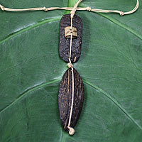 Men's coconut shell necklace, 'Ethnic Mind' - Men's coconut shell necklace