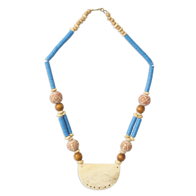 Perlenkette aus Knochen und Keramik, „Pogsada“ – Perlenkette aus recyceltem Kunststoff aus Afrika