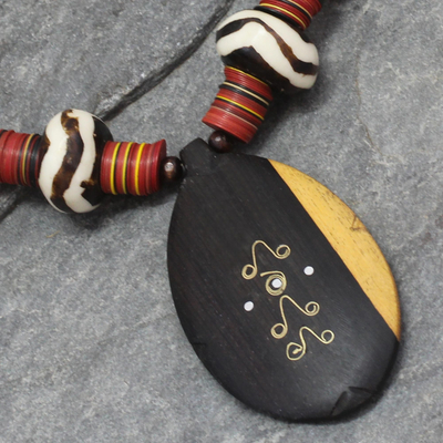 Collar colgante de ébano y cerámica - Collar colgante de ébano y cerámica