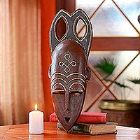 Máscara de madera congoleña, 'Bajokwe Soothsayer' - Máscara de madera congoleña