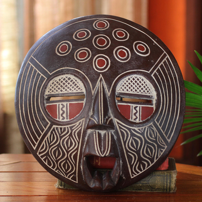 Ghanaische Holzmaske, 'Afrikanische Kreise - Handgefertigte afrikanische Holzmaske