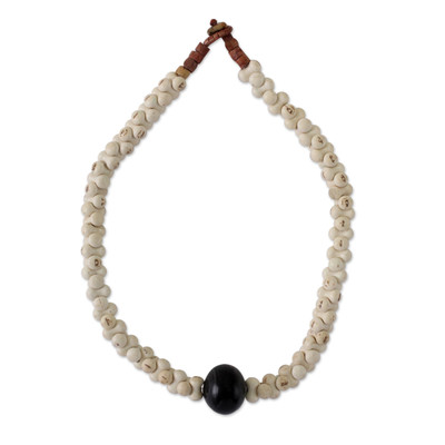 Agate pendant necklace