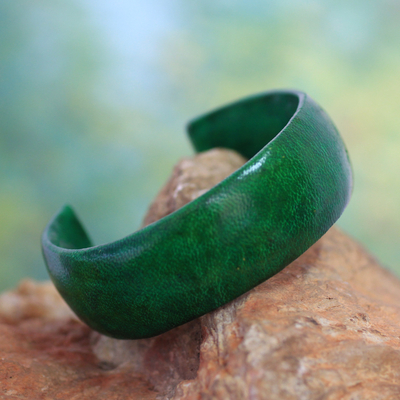 Leather cuff bracelet, 'Annula in Green' - Handcrafted Modern Leather Cuff Bracelet