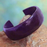 Leather cuff bracelet, 'Annula in Purple' - Artisan Crafted Leather Cuff Bracelet