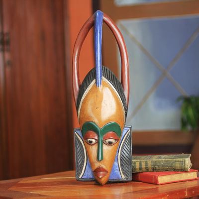 Afrikanische Holzmaske, „Odo“ – Love African Mask von Hand gefertigt