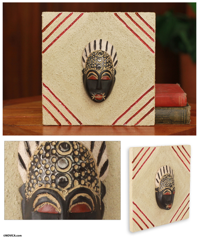 Afrikanische Maskenplakette - Authentische afrikanische Ashanti-Maske auf einer Keramiktafel