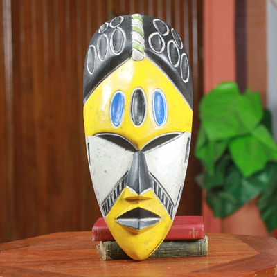 Afrikanische Maske - Gelbe und schwarze handgefertigte afrikanische Maske