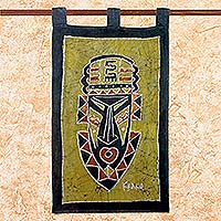 Colgante de pared de batik de algodón, 'Take Initiative' - Tema de máscara africana Colgante de pared de batik hecho a mano artesanal